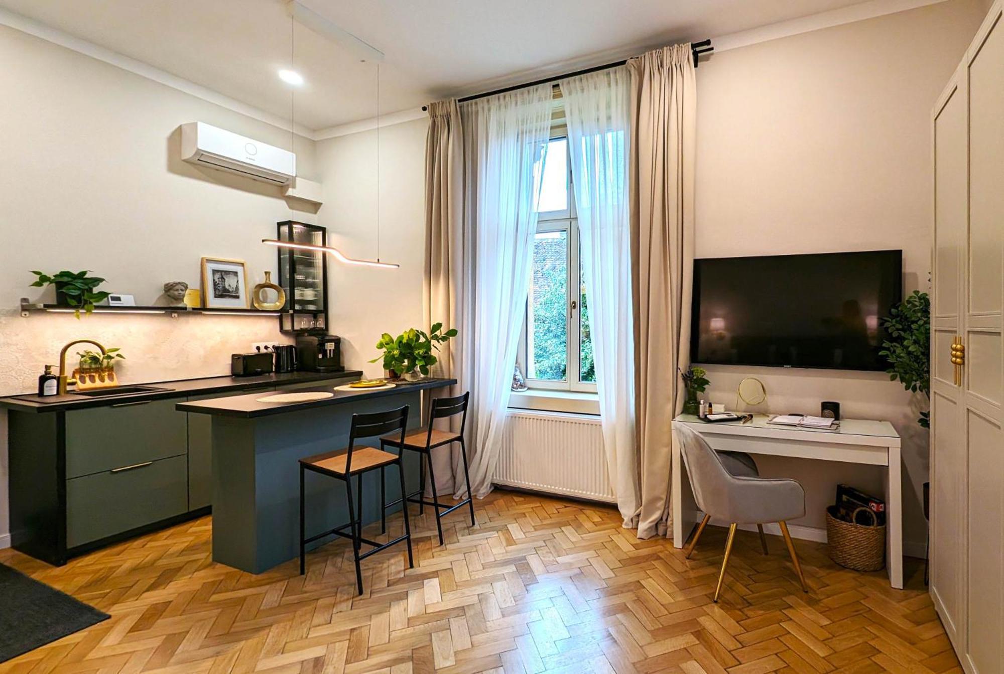 Apartment In Historic Center, Quiet Area, Ac Sibiu Exterior photo